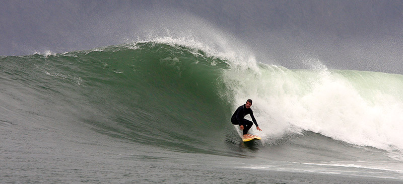 Terry surfando Isla San Gallan