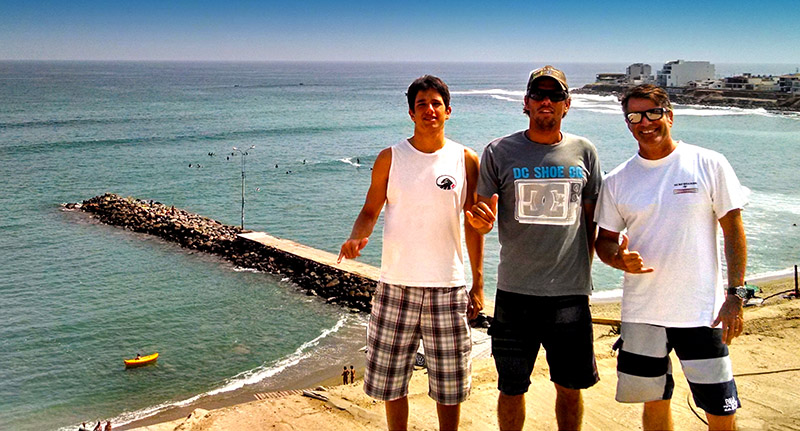 Representantes das 3 gerações da surftrip - Guilherme, Guga e eu - conferindo San Bartolo